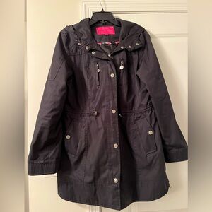 Women’s Betsey Johnson lightweight coat. Size large. Black in color.